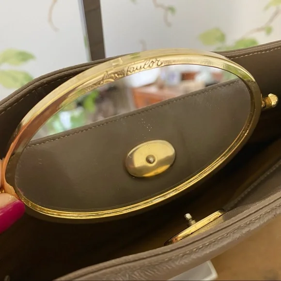 Vintage Lou Taylor Handbag with Mirror and Coin Purse - Picture 9 of 16